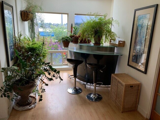 Foto del edificio - South Lake Union / Queen Anne Condo at the Lakewest