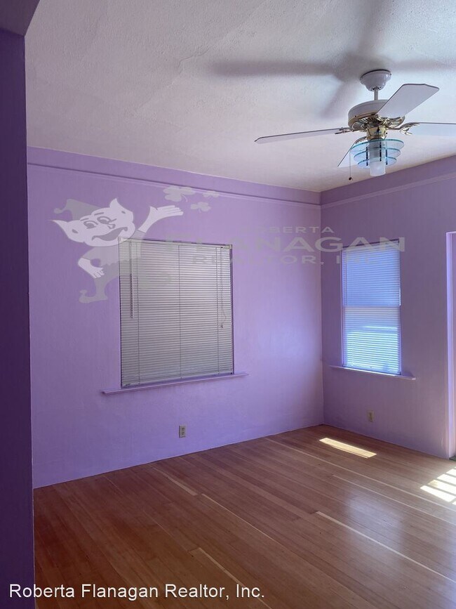 Building Photo - 2 br, 1.5 bath House - 250 E. South Bear C...