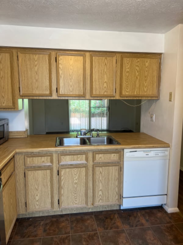 Building Photo - 214 Shady Ridge Dr