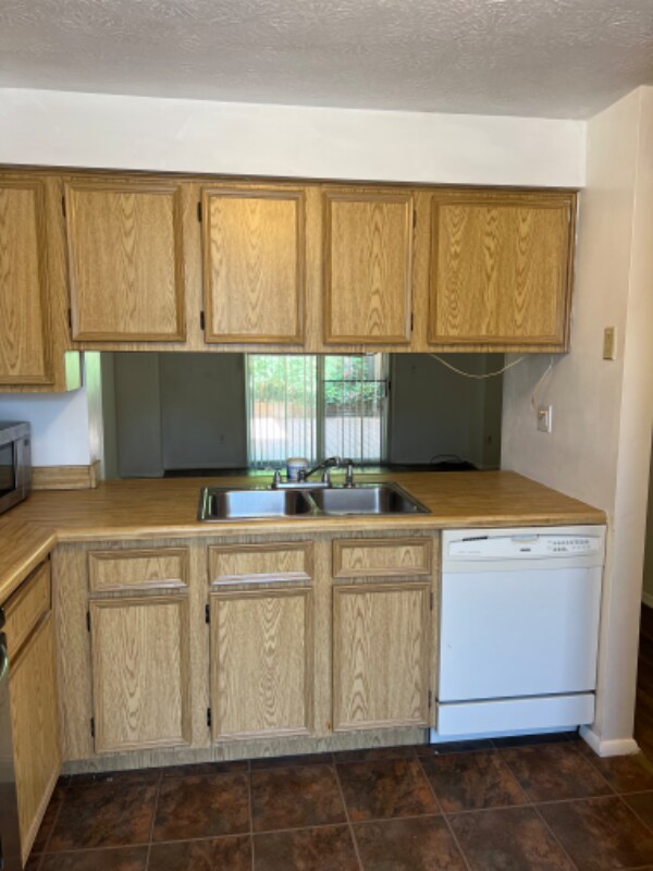 Foto del edificio - 214 Shady Ridge Dr