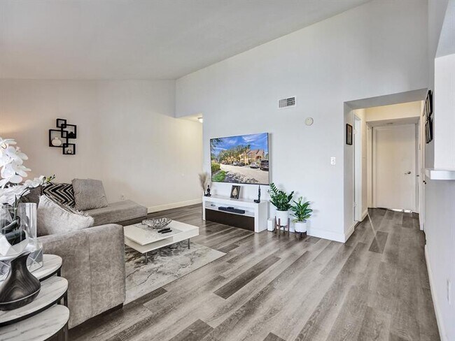 Foto del edificio - 2351 NW 33rd St