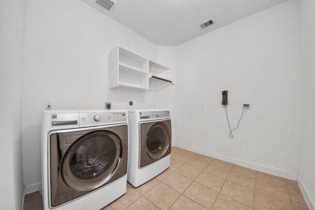 Foto del edificio - 27419 Canyon Reach Dr