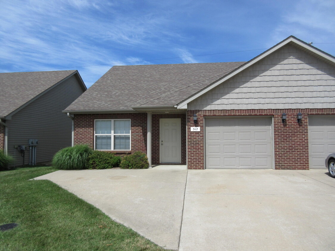 Primary Photo - 517 Glenstone Dr