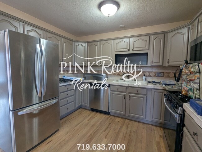 Foto del edificio - 18170 Forest View Rd