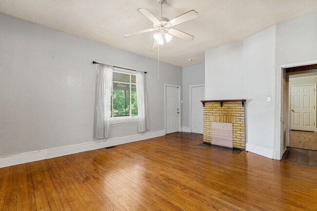 Foto del edificio - 902 Pickens St