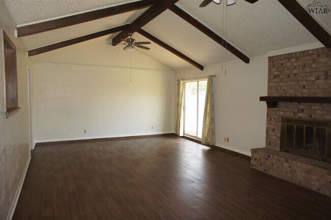 Foto del edificio - 4613 Spring Shadow Dr