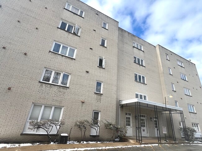 Building Photo - 11551 S Western Ave