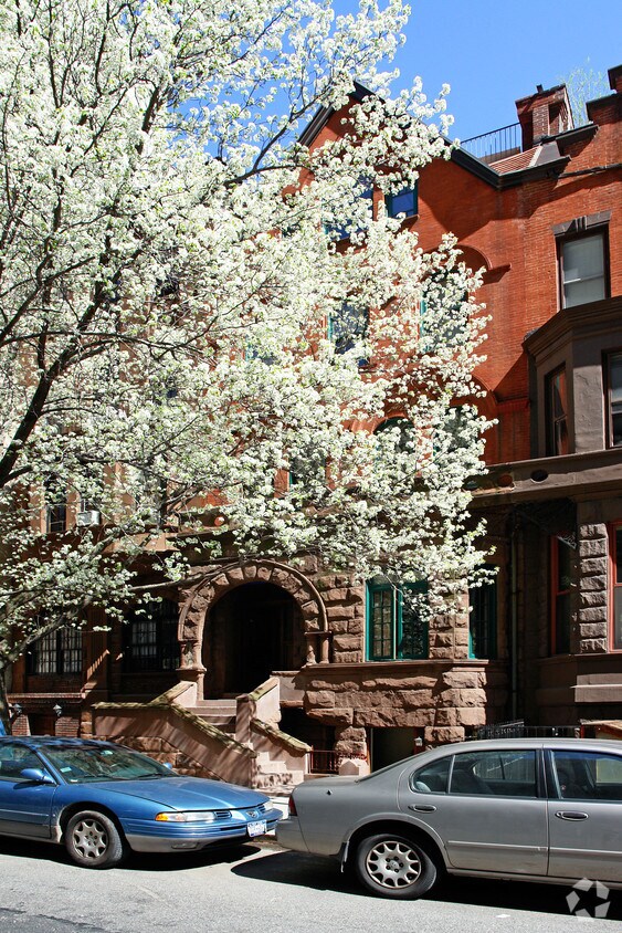 Building Photo - 31 W 82nd St