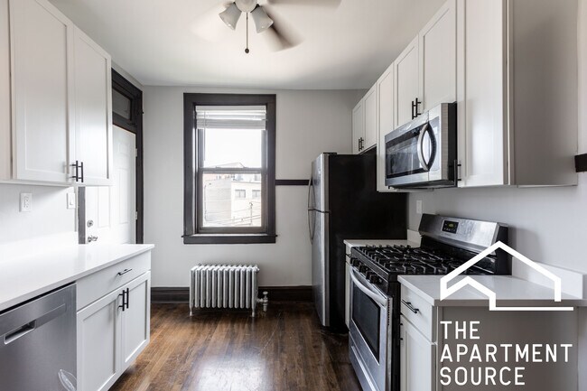 Foto del edificio - 3823 N Drake Ave