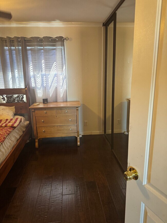 Foto del edificio - 9438 Hillside Rd