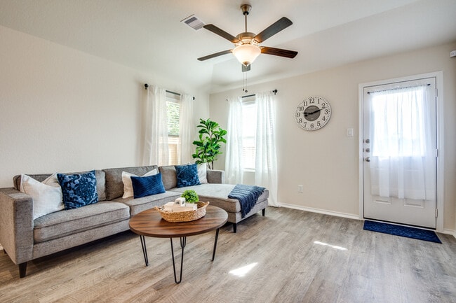 Building Photo - 14416 Conifer Dr. Conroe, TX 77302