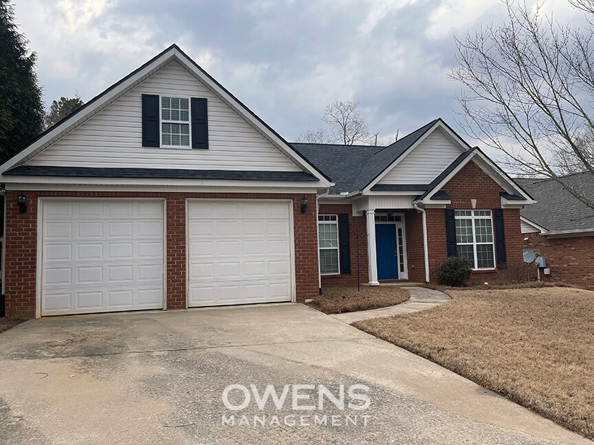 Primary Photo - 929 Brenau Point Dr