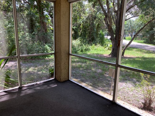 Foto del edificio - 2460 NW 33rd St