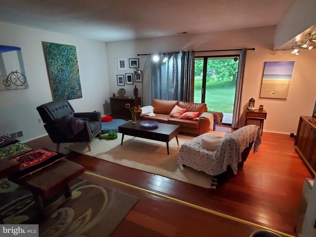 Foto del edificio - 39 O'Neill Ct