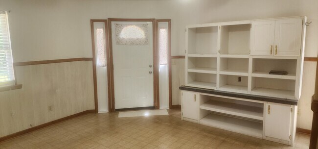 Building Photo - 201 Better Living Ct