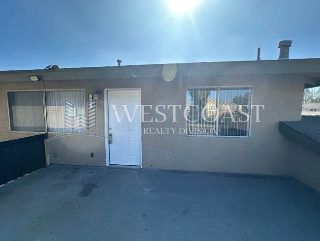 Charming 2-Bed / 2-Bath Home in Rialto – I... - Charming 2-Bed / 2-Bath Home in Rialto – I...