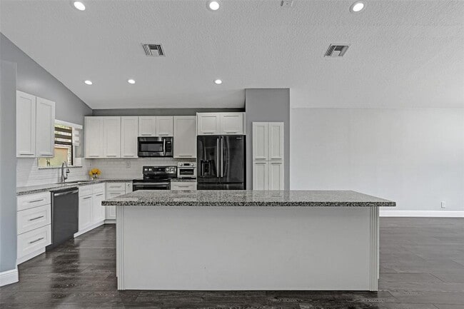 Building Photo - 5056 NW 95th Dr