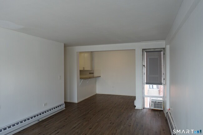 Building Photo - 87 Glenbrook Rd