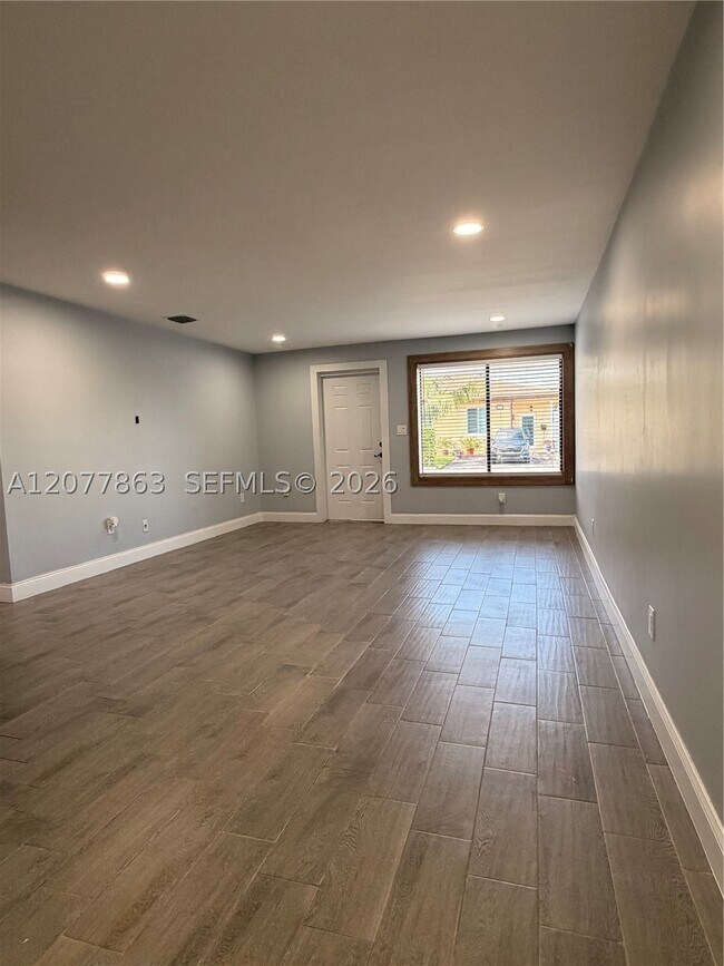 Building Photo - 1490 Kia Dr