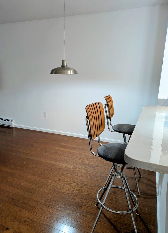 Isla grande en la cocina - 35 Brickyard Rd