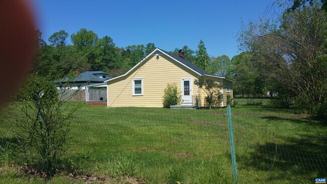 Foto del edificio - 760 James Madison Hwy