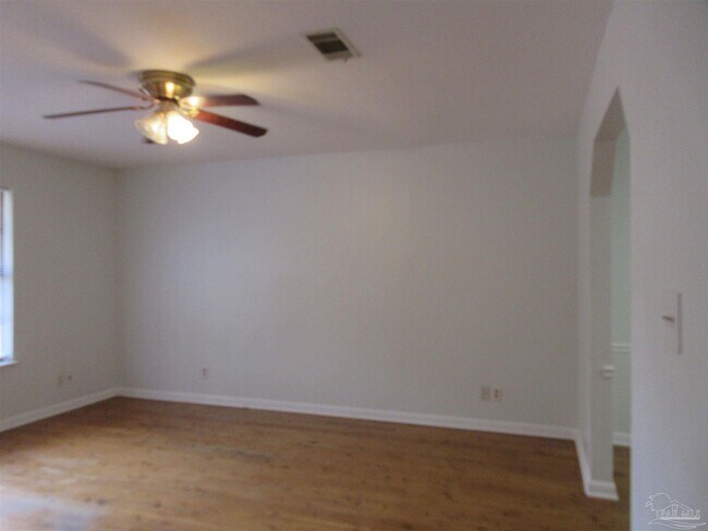 Foto del edificio - 5060 Saints Ln