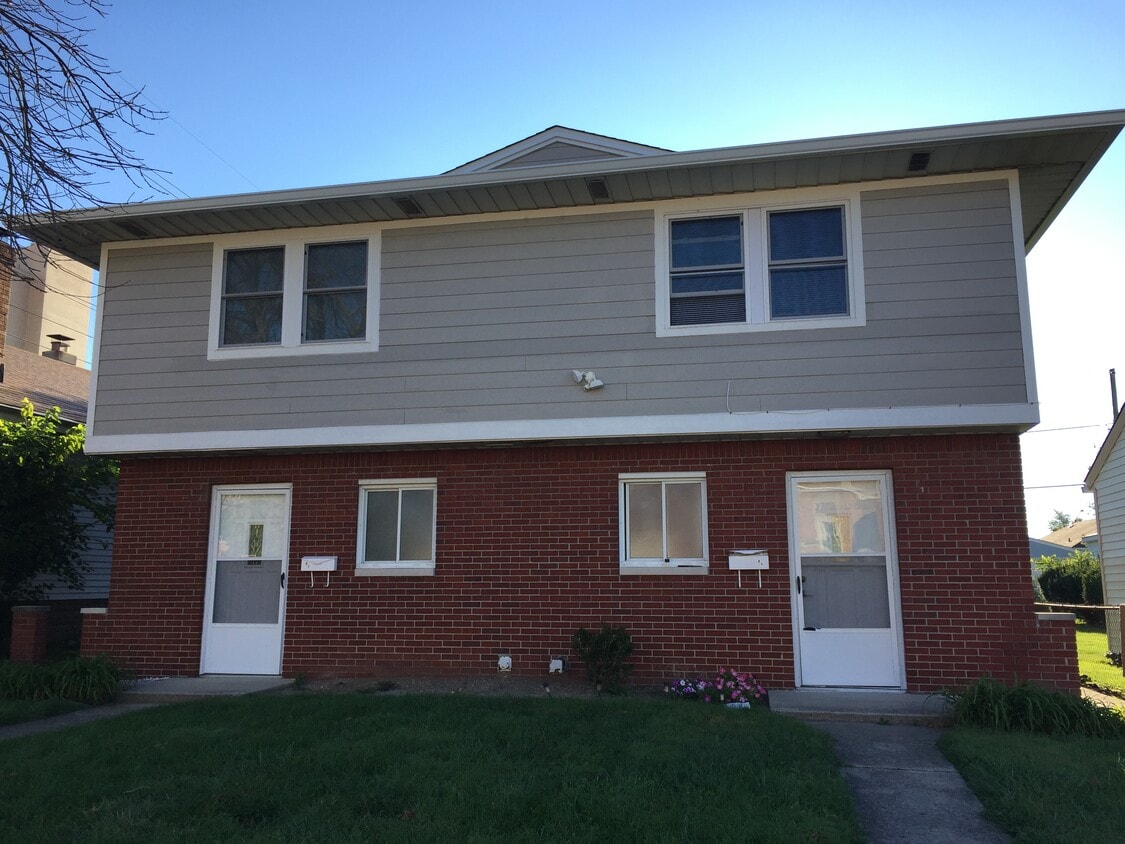 FRONT - 89 N 16th Ave (Beech Grove, IN)