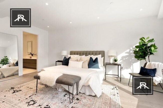 Foto del edificio - 3 bedroom in Brookline MA 02445