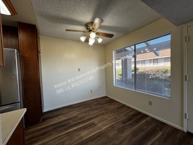 Foto del edificio - 1161 Sumner Pl