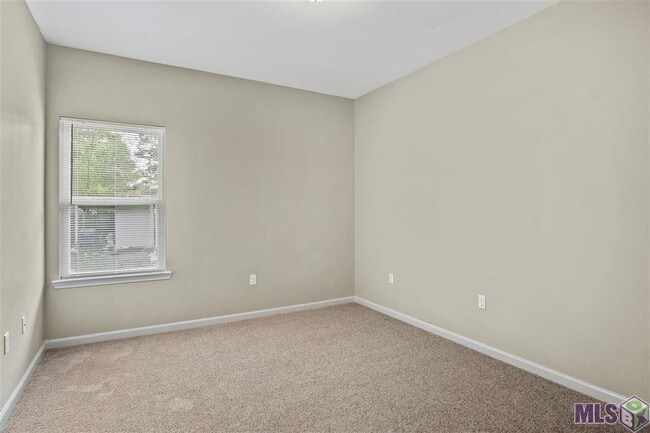 Building Photo - 12099 Pendarvis Ln