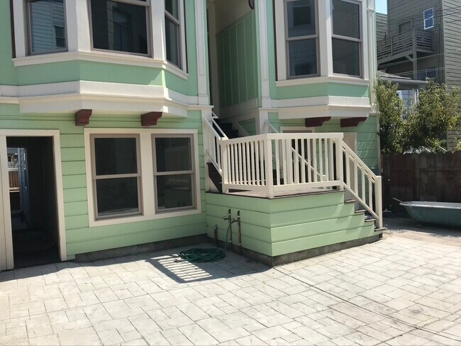 Foto del edificio - 381 S Van Ness Ave