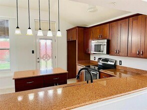 Building Photo - 4829 Fox Ridge Ln