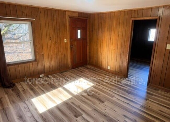 Foto del edificio - 418 Old Buckeye Cove Rd