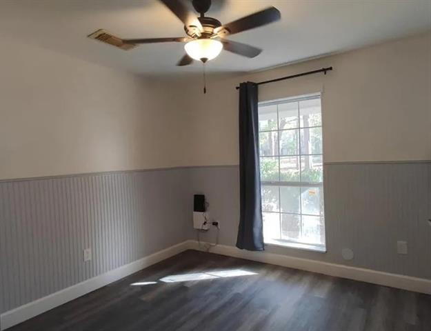 Foto del edificio - 180 Ripple Creek Dr