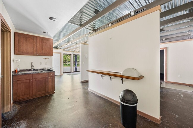 Building Photo - 2406 Schumacher Dr