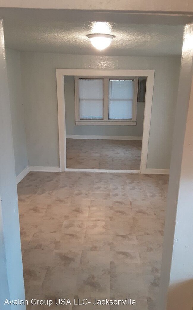 Foto del edificio - 3 br, 1 bath House - 5351 Dodge Rd