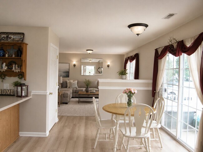 Foto del edificio - 225 Prairie Ct