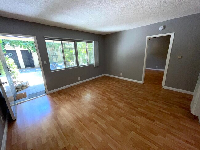 Building Photo - 3121 E Mariquita St