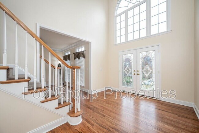 Building Photo - 247 FOREST WALK WAY