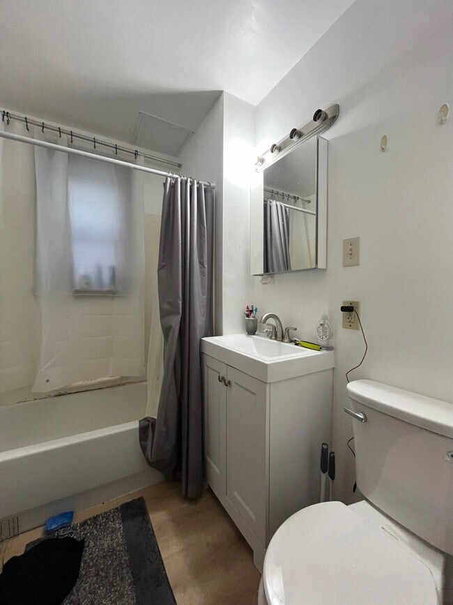 Building Photo - 45 Litchfield St