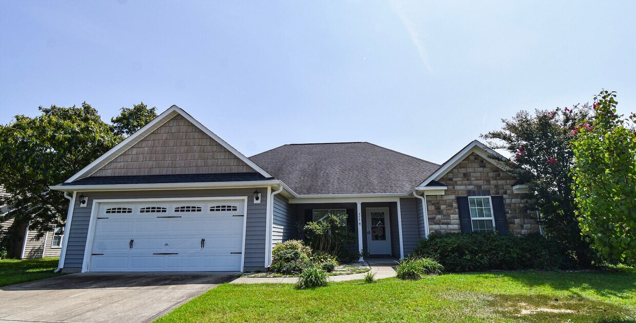 Foto principal - Coming Soon! 3 Bedroom 2 Bathroom- Pets Considered