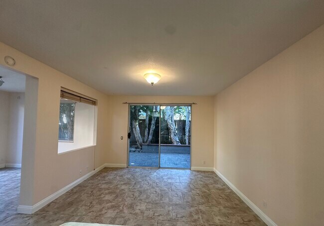 Foto del edificio - 13 Oakcliff Dr