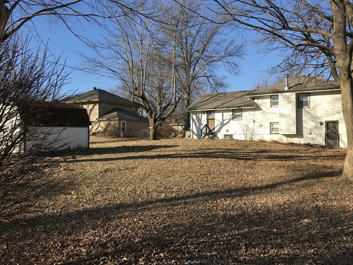 Foto principal - 819 NE Chestnut St