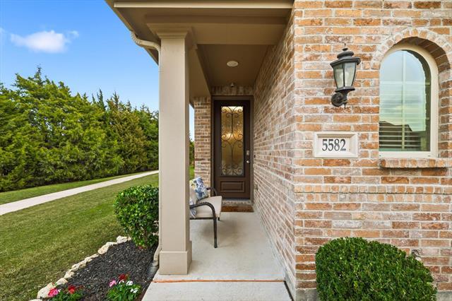 Foto del edificio - 5582 Yarborough Dr