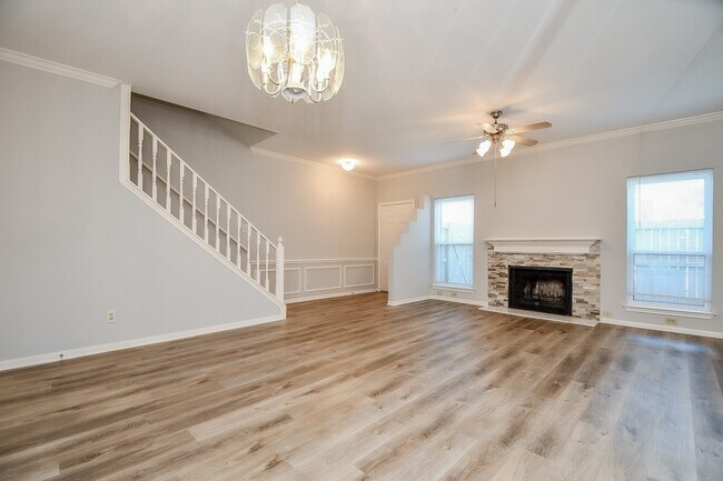 Building Photo - 8085 El Mundo St
