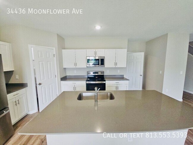 Foto del edificio - 34436 Moonflower Ave