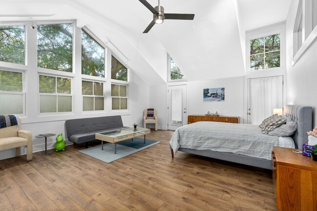 Foto del edificio - 215 Beauregard St