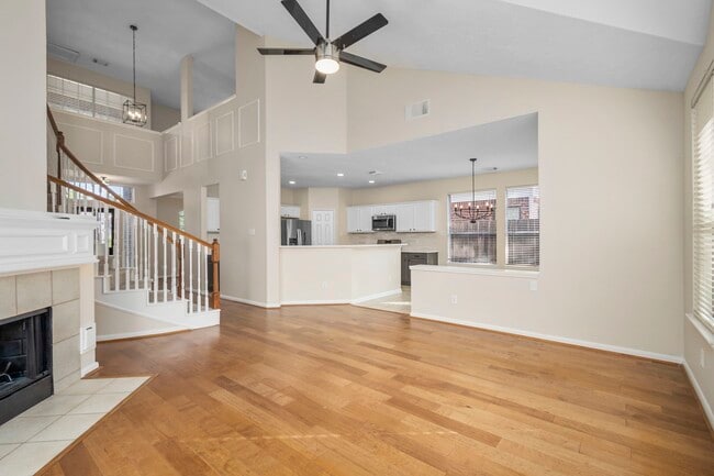 Building Photo - 8815 Vista Springs Dr