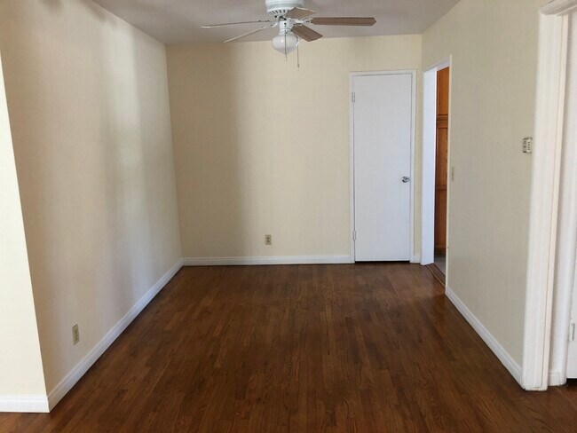 Building Photo - 6135-6145 Woodman Ave