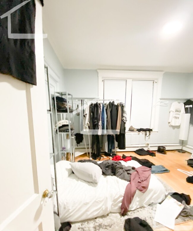 Building Photo - Unique BU Apartment